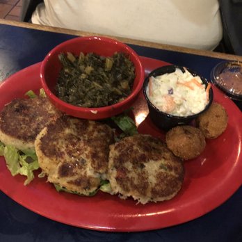 Shrimp Basket - Crab cakes - wouldn't recommend - Seafood Near Me - Gulfport, Mississippi
