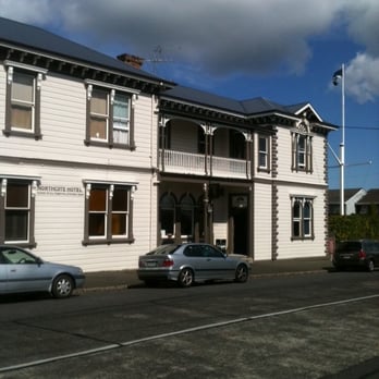 Northcote Tavern - Street view on Queen Street of the tavern - Casinos Near Me - Auckland, AUK