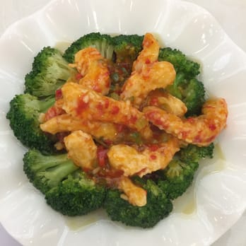 功德林上海素食 - This was fantastic- "shrimp" sweet and spicy great flavor and nice broccoli as well - Vegetarian Near Me - Hong Kong, HK