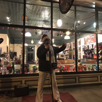 MoJo’s Records - Delvis, Christmas 2018 - Vinyl Records Near Me - Eureka Springs, Arkansas