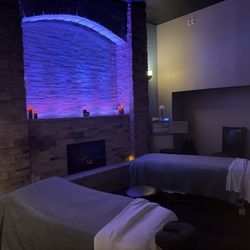 Hand & Stone Massage and Facial Spa