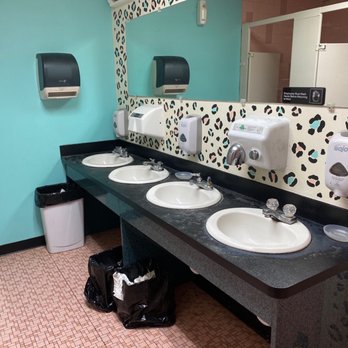 North Woods Bowling Lanes - Ladies room - Bowling Near Me - Macedonia, Ohio