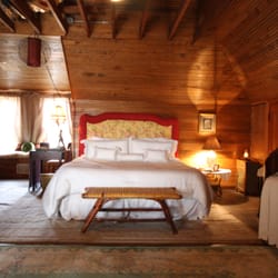 Historic Bell Hill Bed and Breakfast - The Ballroom can sleep 6