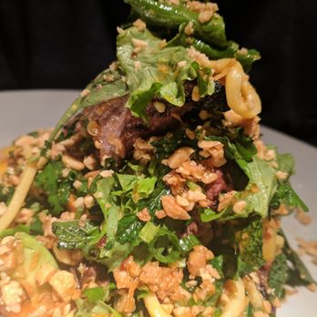 Houston's Restaurant - Thai steak & noodle salad - American Near Me - Hackensack, New Jersey Houston's Restaurant - Thai steak & noodle salad - American Near Me - Hackensack, New Jersey