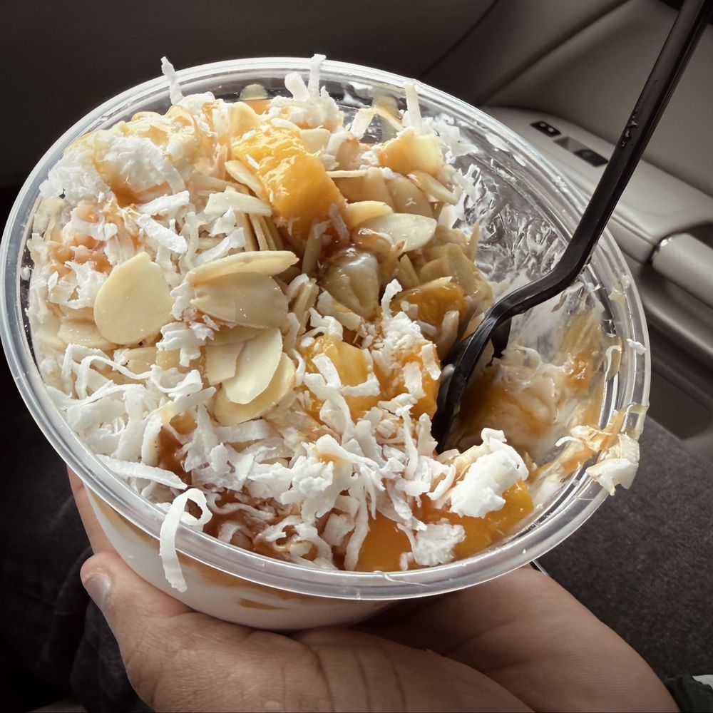 Antojos Springfield - Santiago Acai Bowl - Acai Bowls Near Me - Springfield, Massachusetts