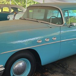 Augusta Winery - Vintage cars