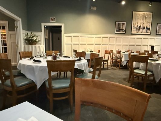 Elizabeth's Bar & Restaurant by null