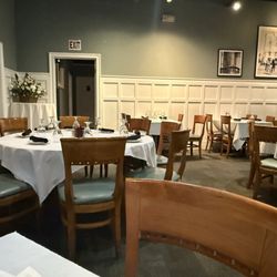 Elizabeth's Bar & Restaurant