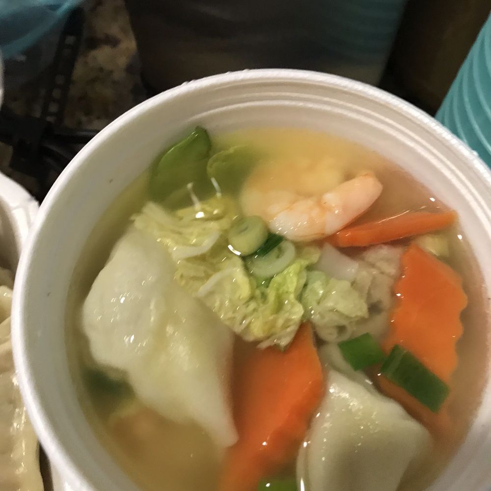Lucky Bamboo Kitchen - Wonton soup soooo good and full of flavor it's amazing - Chinese Near Me - Lawndale, California
