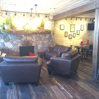 Lakehouse - Lakehouse Lounge - Coffee & Tea Near Me - Wasagaming, Manitoba