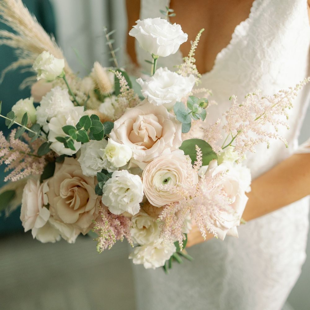 Le Champagne Projects - Florists Near Me Le Champagne Projects - Florists Near Me