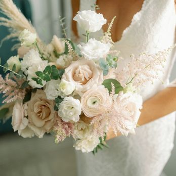 Le Champagne Projects - Florists Near Me Le Champagne Projects - Florists Near Me