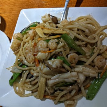HK Tea and Sushi - Sushi Bars Near Me - Brooklyn, New York
