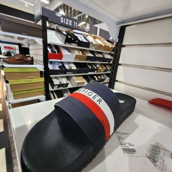 Bloomingdale's Outlet - Outlet Stores Near Me - Miami, Florida