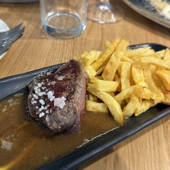 Antonio Bar - Steak with fries, yum - Bars Near Me - Donostia / San Sebastián, SS