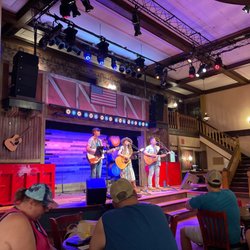 Red Garter Saloon - Country music