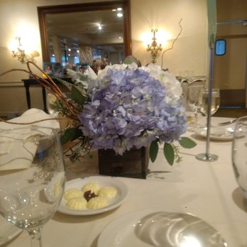 Glendora Florist - Centerpiece delivered was about 4 x 12 inches. Contract called for centerpiece container that was 12 x 12. See review for details. - Florists Near Me - Glendora, California