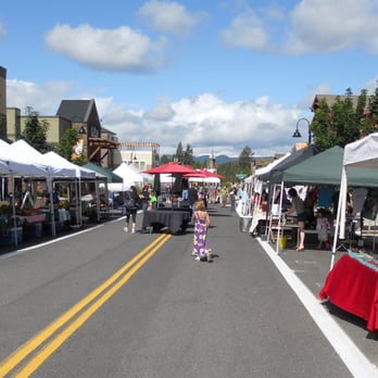 Northwest Crossing Farmers Market - 2011 market at opening at 10am on a Saturday in July - Farmers Market Near Me - Bend, Oregon Northwest Crossing Farmers Market - 2011 market at opening at 10am on a Saturday in July - Farmers Market Near Me - Bend, Oregon