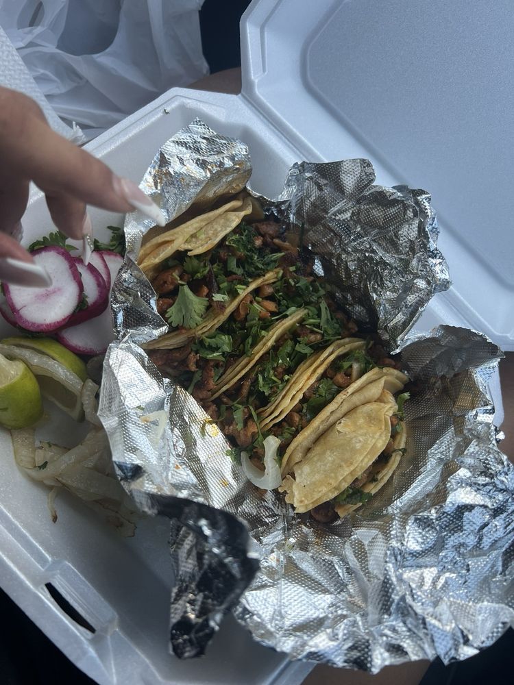 Tacos Los Quincitos — Mexican restaurant in Bandera