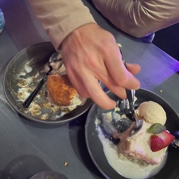 Miel De Agave - Deep fried ice a team, Tres Leches - Mexican Near Me - Phoenix, Arizona