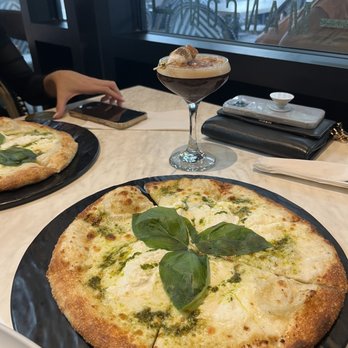 Mangoni - Pesto pizza - Pizza Near Me - Winter Garden, Florida
