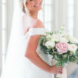 Bronze Culture Beauty - Feeling and looking your best with a natural beautiful glow is exactly what you want.
Trust an experienced professional for your big day.