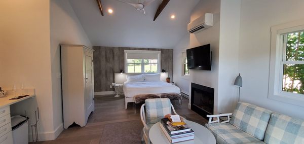 White Moose Inn by null