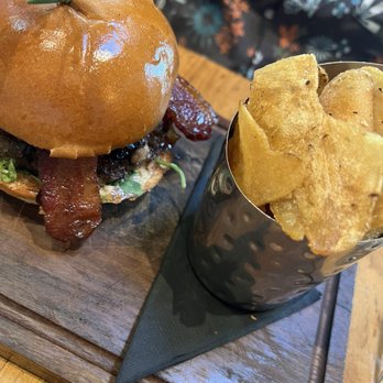 GRANVILLE - Bacon & Blue Burger - New American Near Me - Pasadena, California