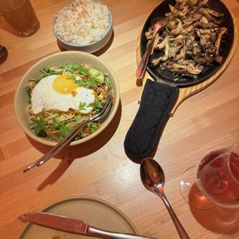 Lasita - Garlic Fried Rice, mushroom Sizzlin' Shroom Sisig & Pancit Kang Kong - Filipino Near Me - Los Angeles, California Lasita - Garlic Fried Rice, mushroom Sizzlin' Shroom Sisig & Pancit Kang Kong - Filipino Near Me - Los Angeles, California
