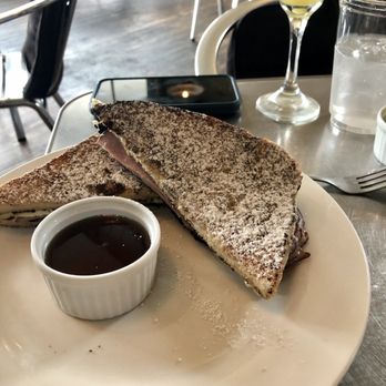 Huvar's Artisan Market - a plate of food - Breakfast & Brunch Near Me - Victoria, Texas
