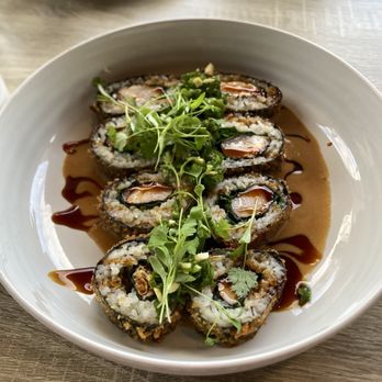 Haven's Harborside - Crispy kanpachi roll - Cocktail Bars Near Me - Wailuku, Hawaii Haven's Harborside - Crispy kanpachi roll - Cocktail Bars Near Me - Wailuku, Hawaii