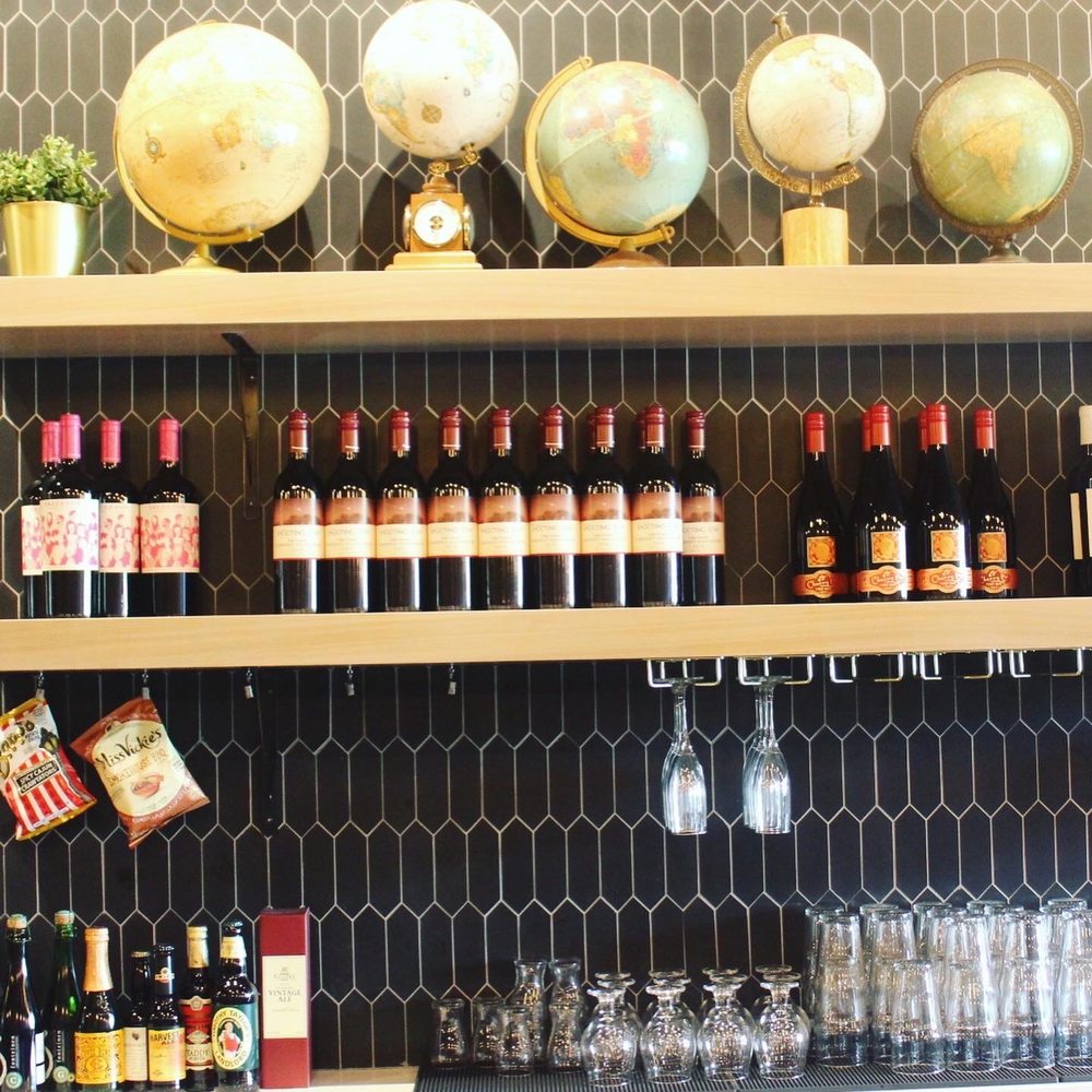 Posting House - Bar area - Beer Bar Near Me - Jacksonville, Florida Posting House - Bar area - Beer Bar Near Me - Jacksonville, Florida