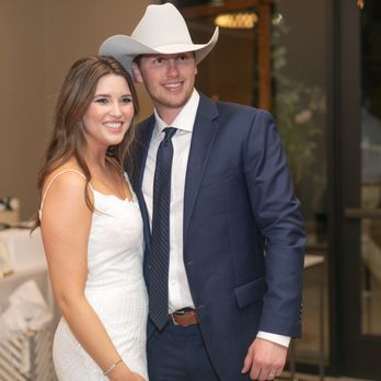 Lasting Impressions by Design - Bride and Groom smiling Photo: Paige Vaughn Photography - Wedding Planning Near Me - San Antonio, Texas Lasting Impressions by Design - Bride and Groom smiling Photo: Paige Vaughn Photography - Wedding Planning Near Me - San Antonio, Texas