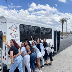 Las Vegas Black Limo - Fun with the girls!