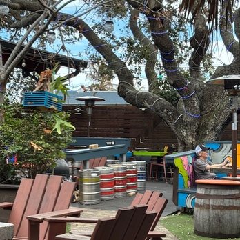 4th Street Fillin Station - backyard seating - New American Near Me - Cocoa Beach, Florida 4th Street Fillin Station - backyard seating - New American Near Me - Cocoa Beach, Florida