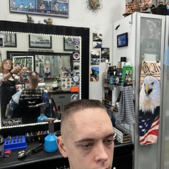 Straight Edge Barber - Another one of my perfect Horse Shoe Flat Tops - Barbers Near Me - Henderson, Nevada Straight Edge Barber - Another one of my perfect Horse Shoe Flat Tops - Barbers Near Me - Henderson, Nevada