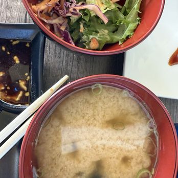 Yo Sushi - Miso Soup & salad (salad was very fresh.  Great dressing!) - Japanese Near Me - Pinole, California
