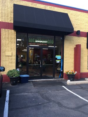 Intercambio Uniting Communities