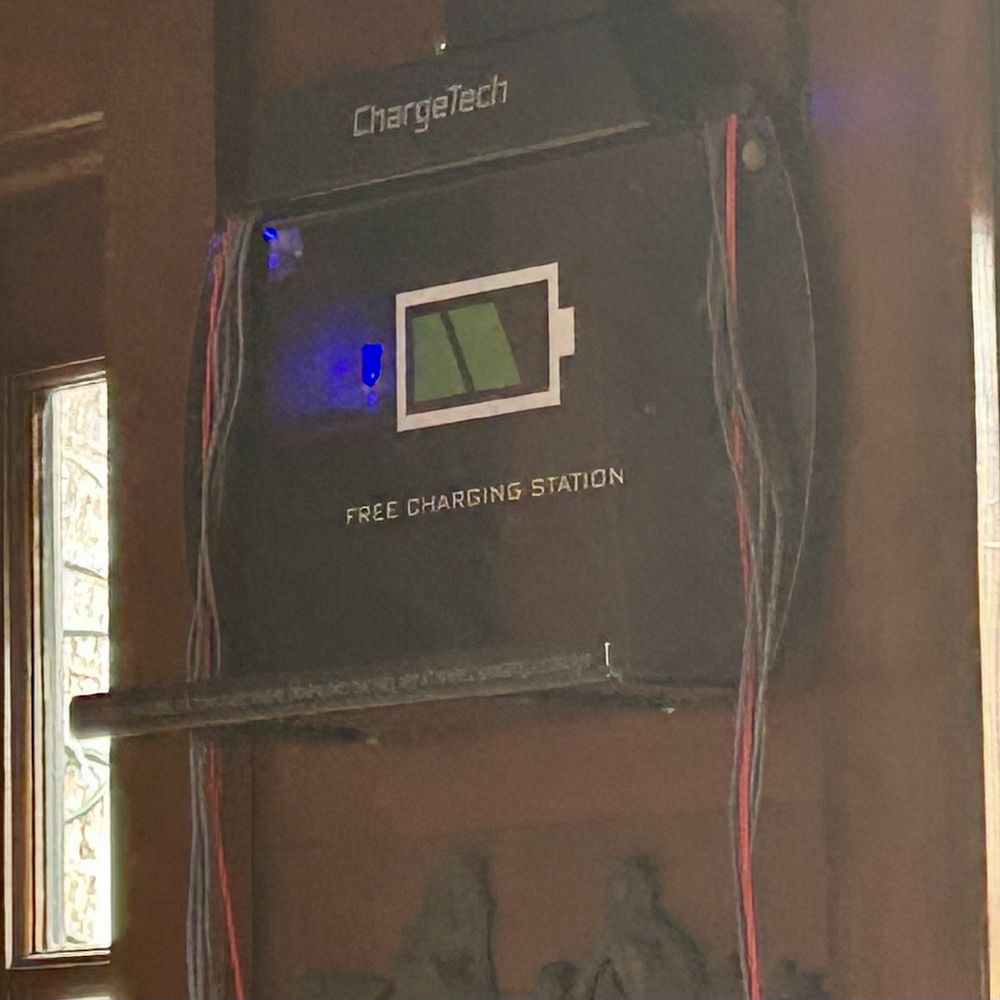 Boatyard Pub - Complimentary Charging Station - Bars Near Me - Ventura, California Boatyard Pub - Complimentary Charging Station - Bars Near Me - Ventura, California