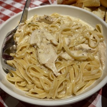 Buca di Beppo Italian Restaurant - Fettuccine chicken - Italian Near Me - San Diego, California