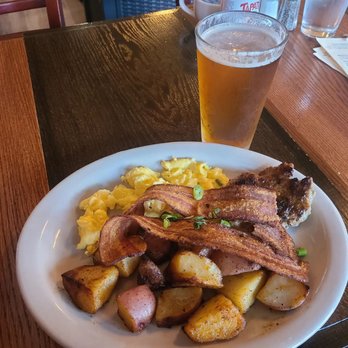 Kate's Kitchen - The bacon, eggs, homemade sausage and potatoes with a draft. A perfect breakfast - Breakfast & Brunch Near Me - San Francisco, California