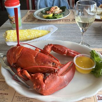 Fox's Lobster House - Lobster and fresh corn on the cob! - Seafood Near Me - York, Maine Fox's Lobster House - Lobster and fresh corn on the cob! - Seafood Near Me - York, Maine