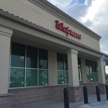 Walgreens - Entrance - Drugstores Near Me - Pembroke Pines, Florida Walgreens - Entrance - Drugstores Near Me - Pembroke Pines, Florida