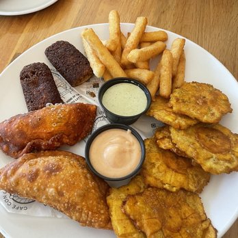 Cafe Con Leche - Sampler platter - Coffee & Tea Near Me - Wappingers Falls, New York