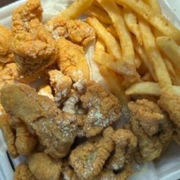 Combo fish and chicken plate Combo fish and chicken plate