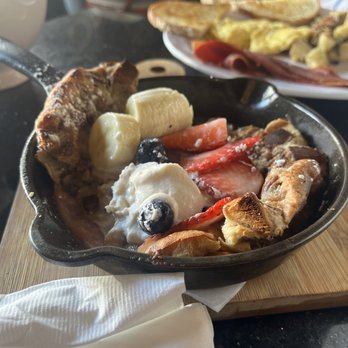 Sage Social Eatery - Charm Dutch Baby - Latin American Near Me - Covina, California