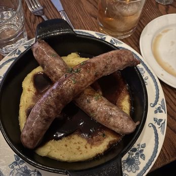 Pub Burgundy Lion - bangers and mash - British Near Me - Montreal, Quebec