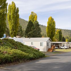 Round Lake Mobile Home Community