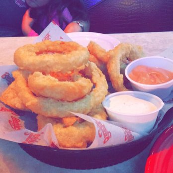 Bubba's 33 - Onion rings, - Pizza Near Me - Pasadena, Texas