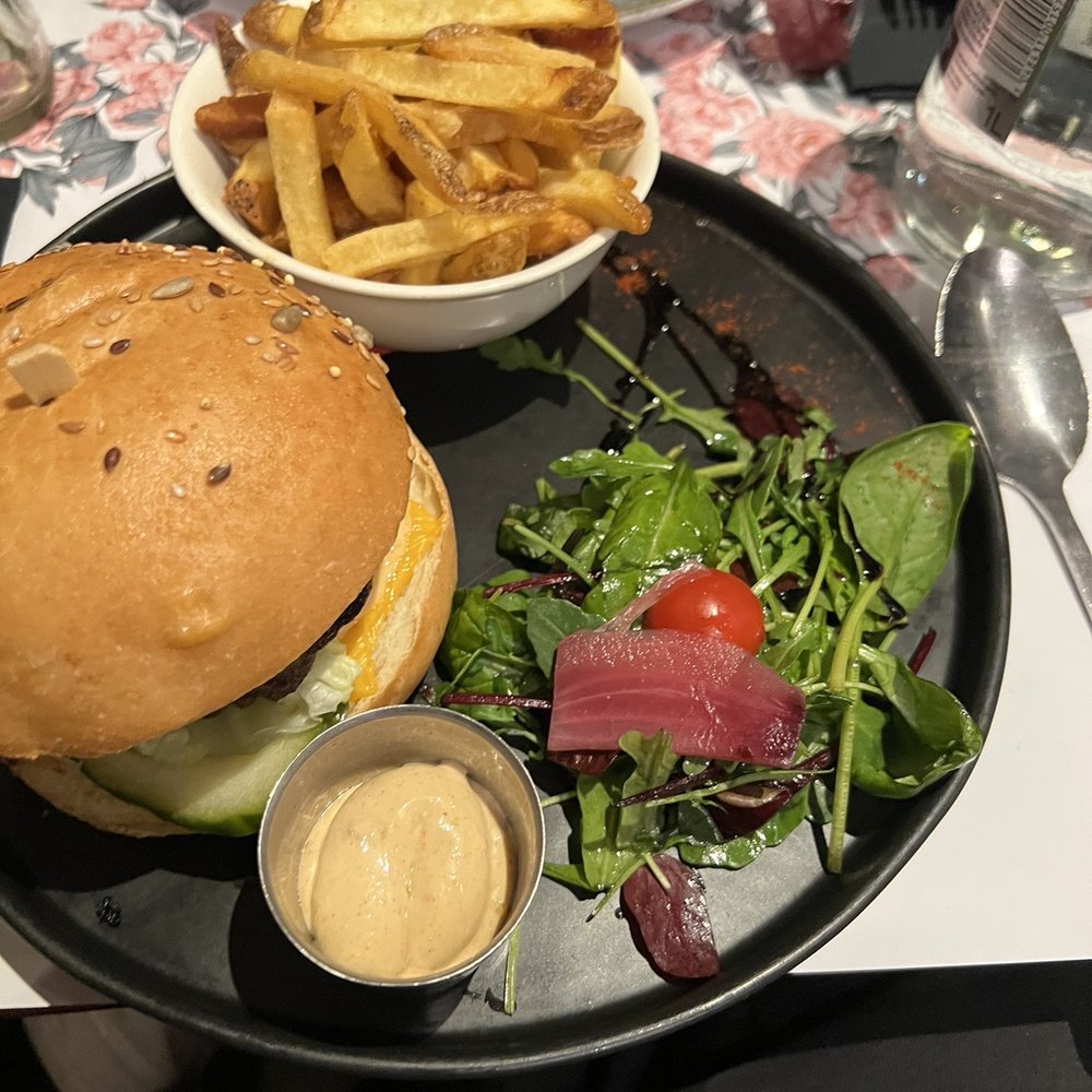 Le Poincaré - burger - French Near Me - Paris, 75